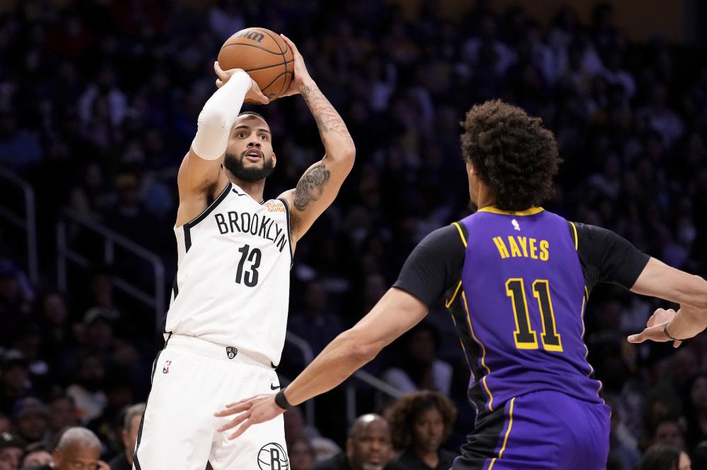 而中场球员 而中场球员